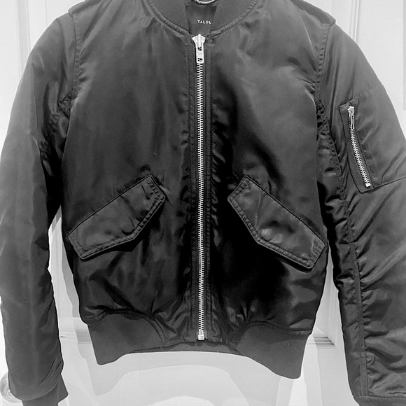 Aritzia Bomber jacket - Picture 3 of 4